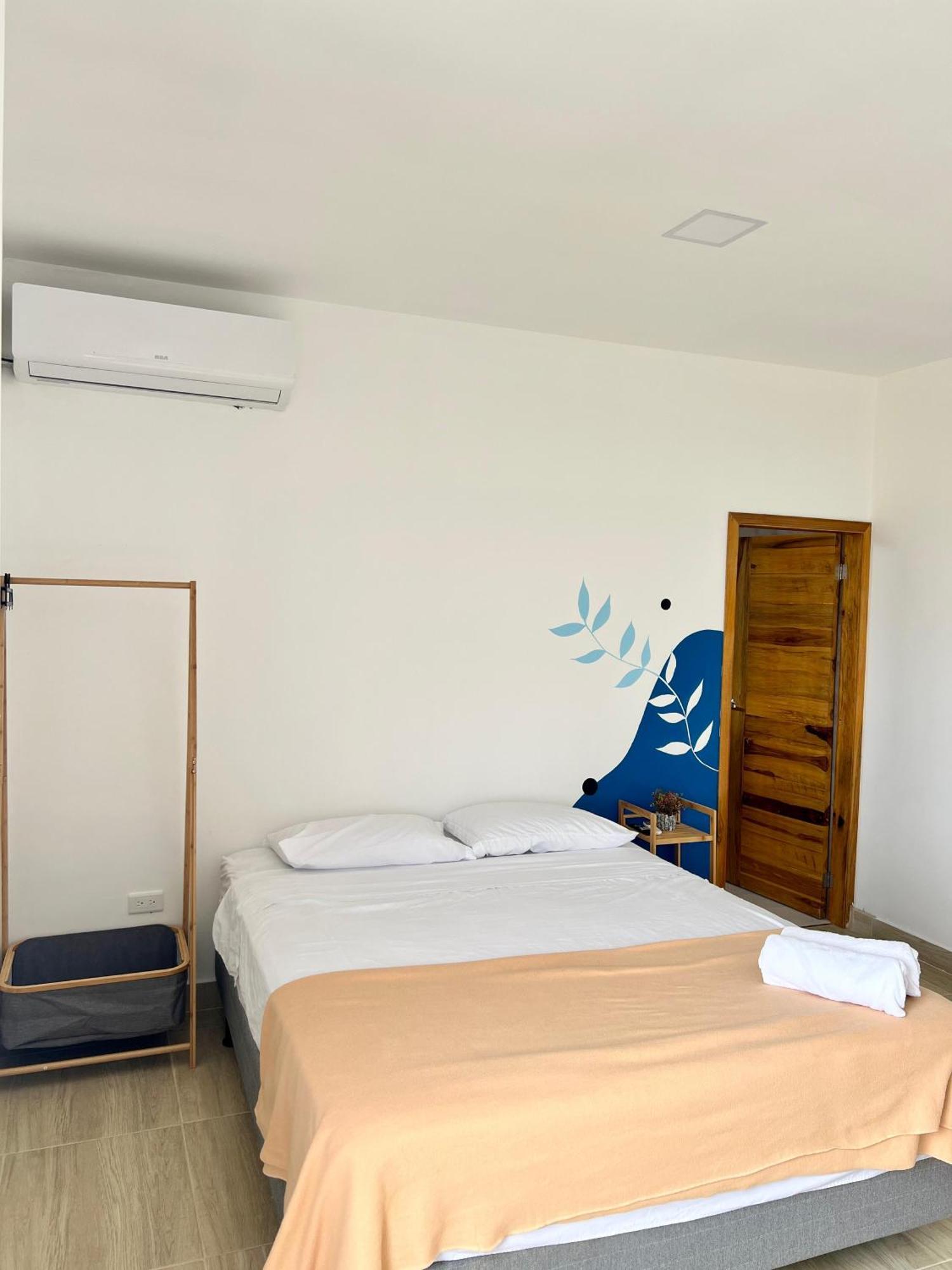 Ohana Beach Hotel Playas Exterior photo